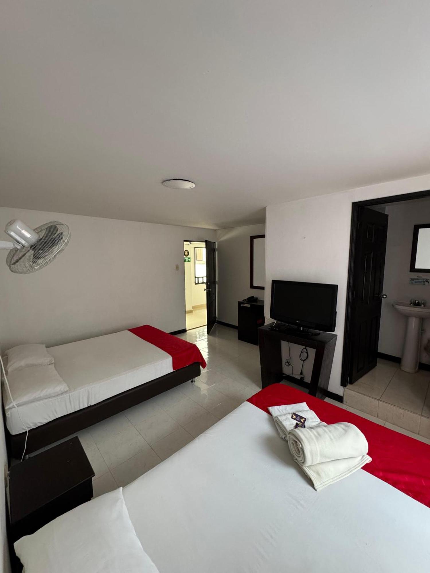 Catalina Plaza 3*