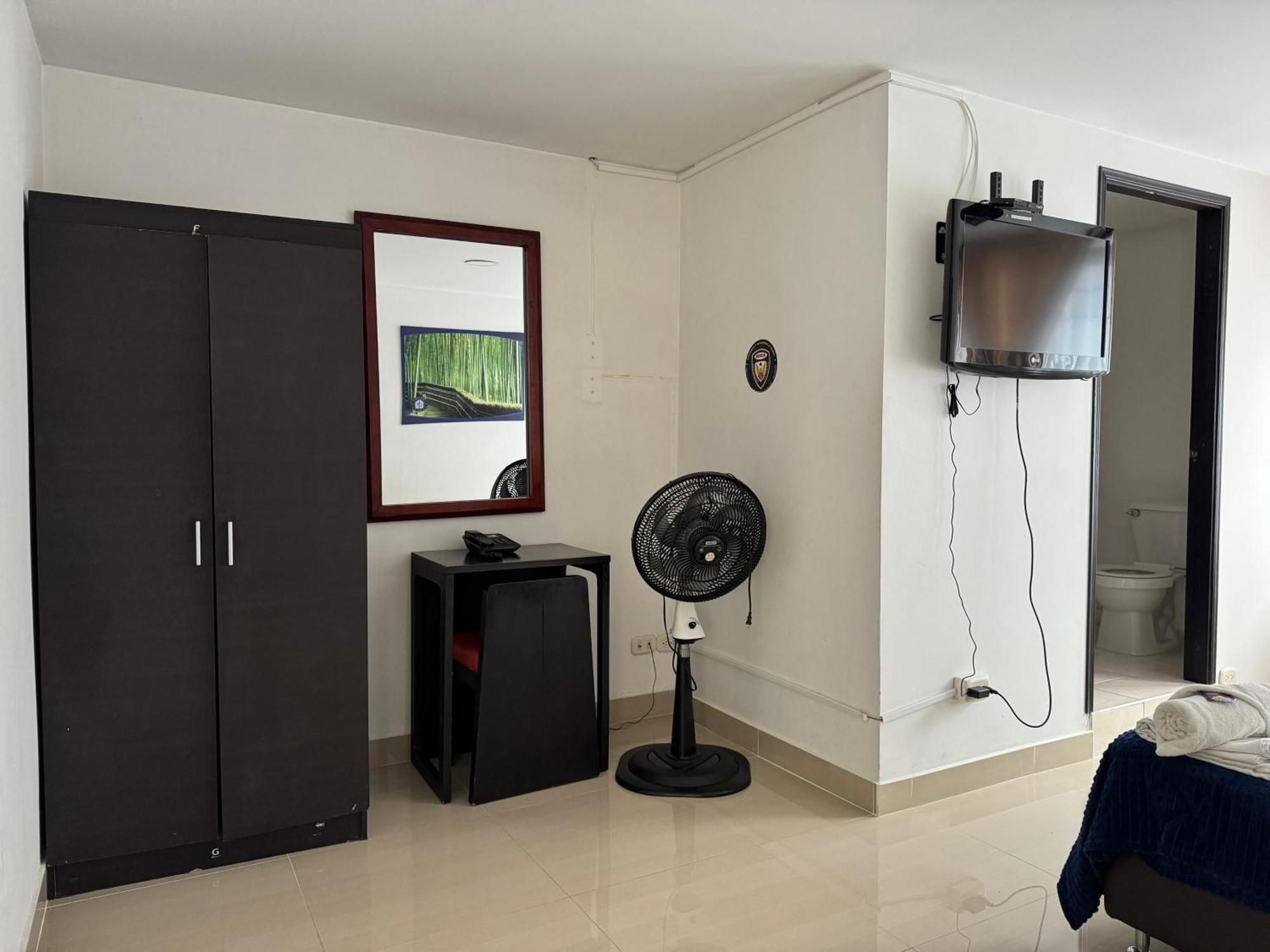 Hotel Catalina Plaza 3*